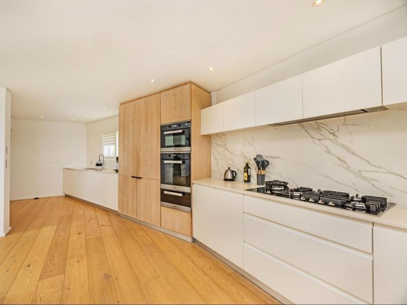 Shanklin Villa - image 3