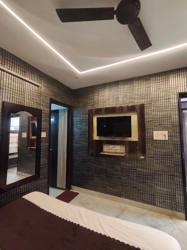 Hotel Gulmohar - image 32