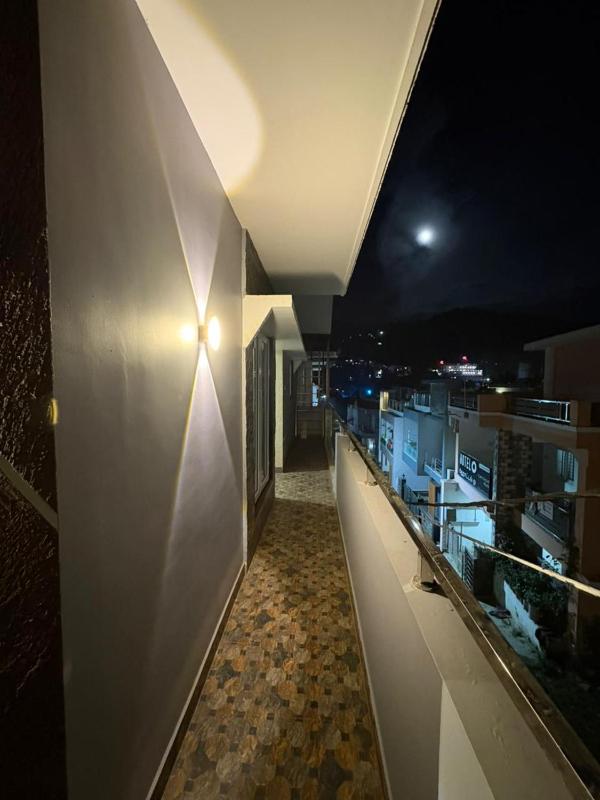 OOTY BBR GRAND Villa - image 8