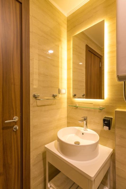 Double or Twin Room image 3