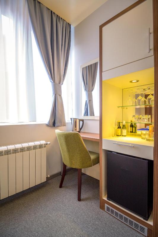 Double or Twin Room image 4