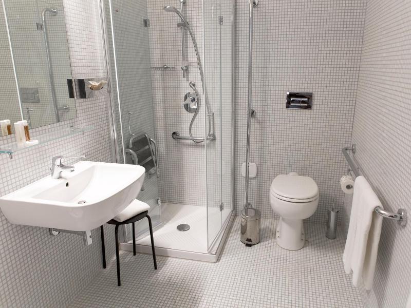 One-Bedroom Apartment image 3
