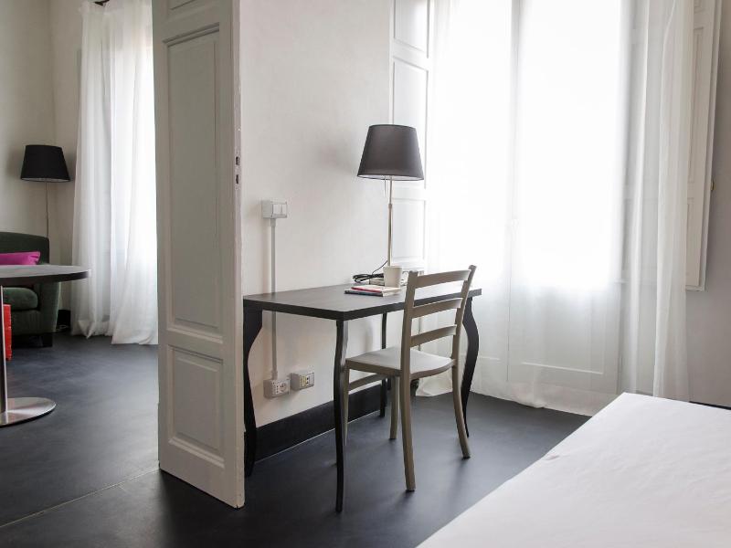 One-Bedroom Suite image 4