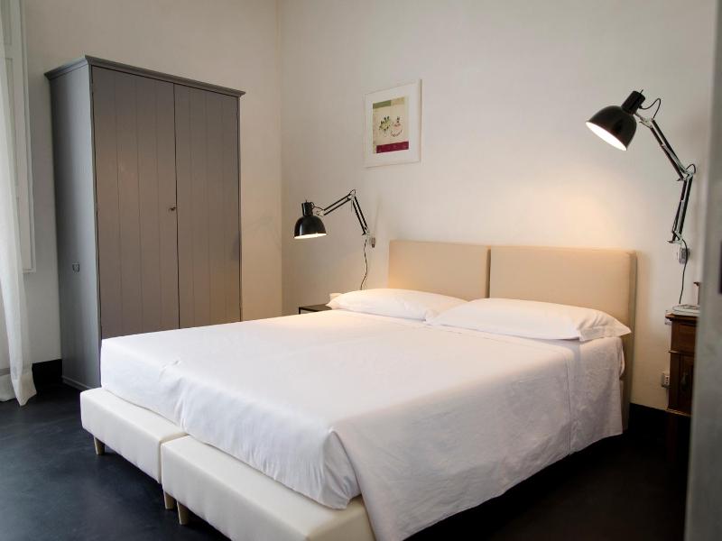 One-Bedroom Suite image 3