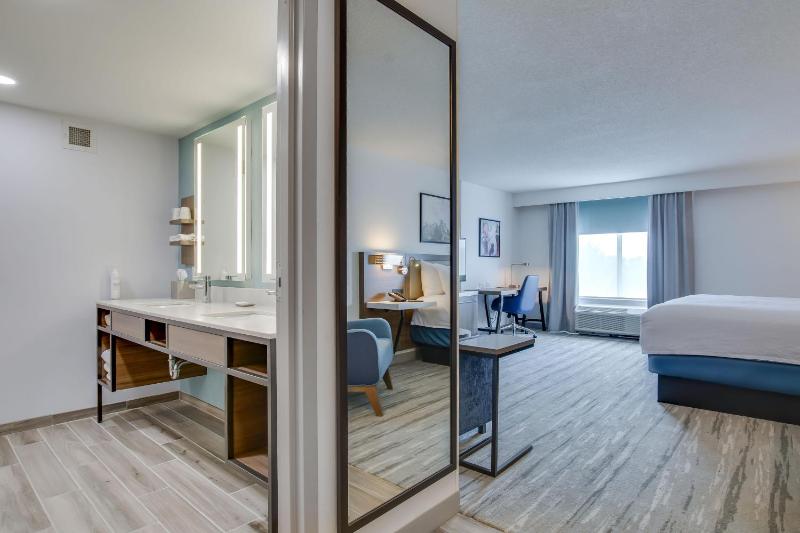 Hilton Garden Inn Louisville Airport - image 36