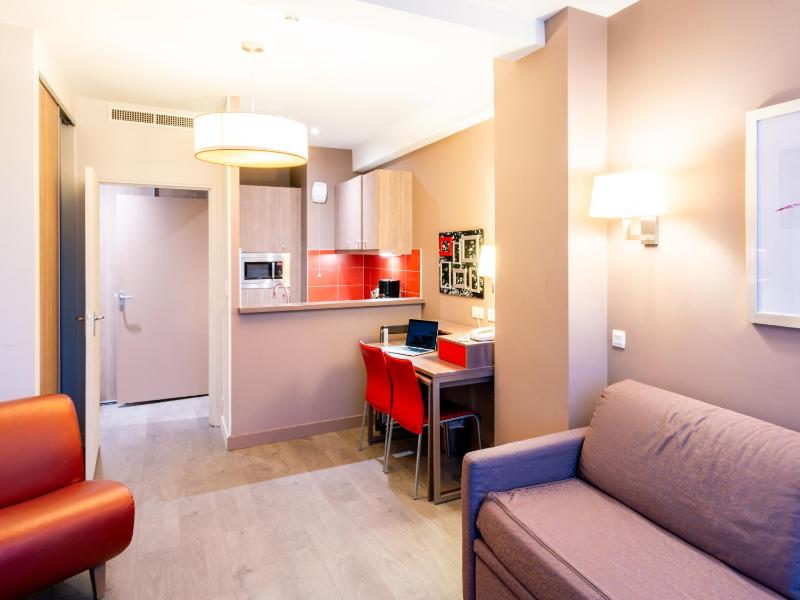 B&B HOME Caen Centre Gare - image 21