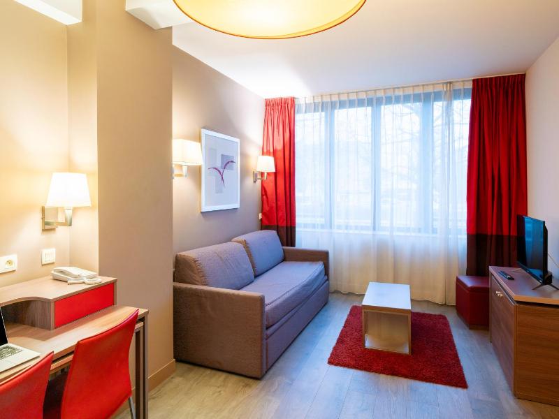 B&B HOME Caen Centre Gare - image 15