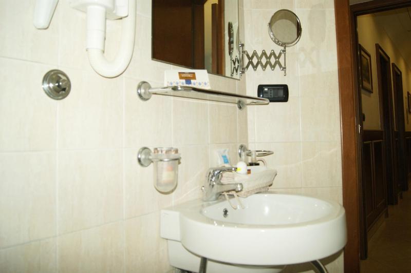 Double Room image 2