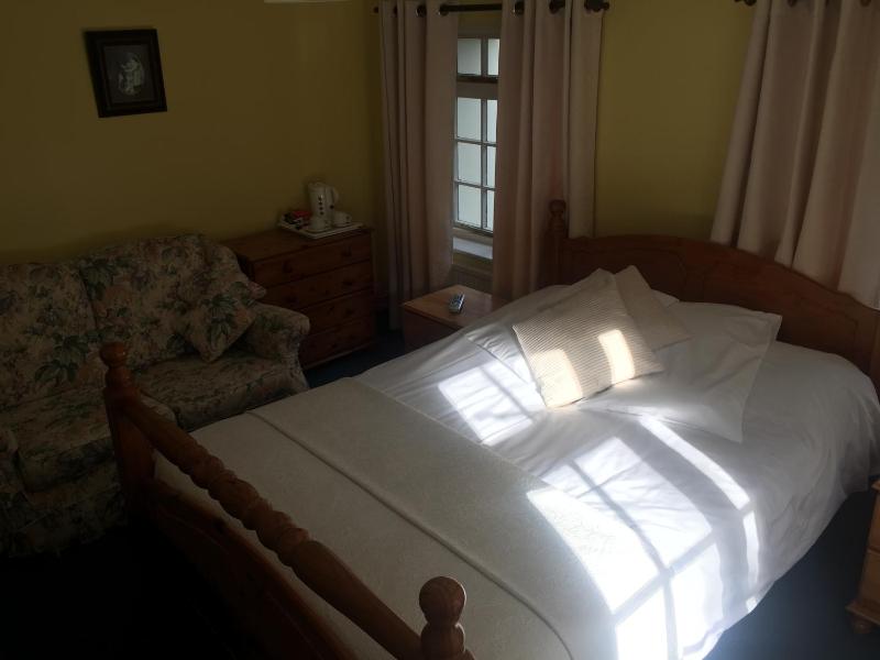 Double Room image 2