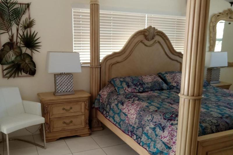 villa - Sleeps 6 & sports boat - image 25