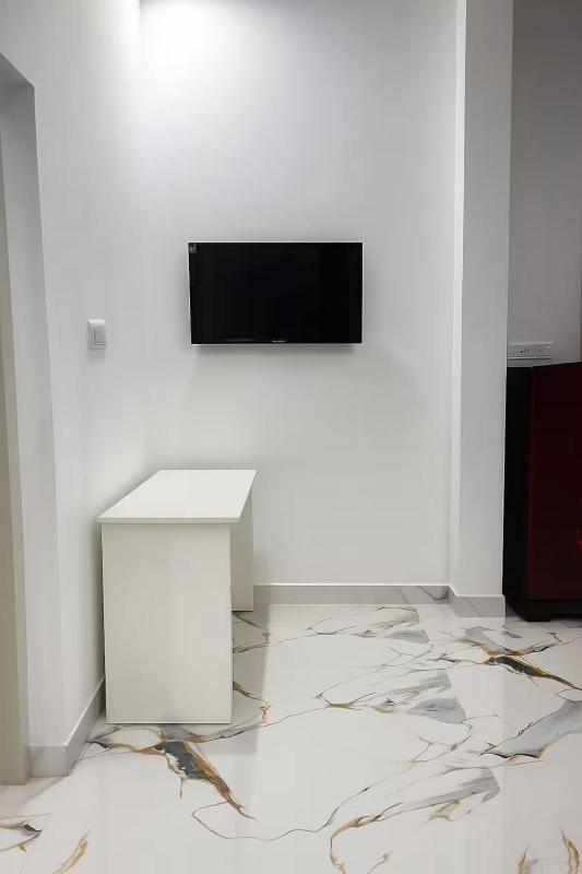 Beautiful Apartment Near Neeladri Nagar Market - image 10