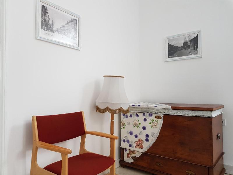 Moder and Old Top - image 2
