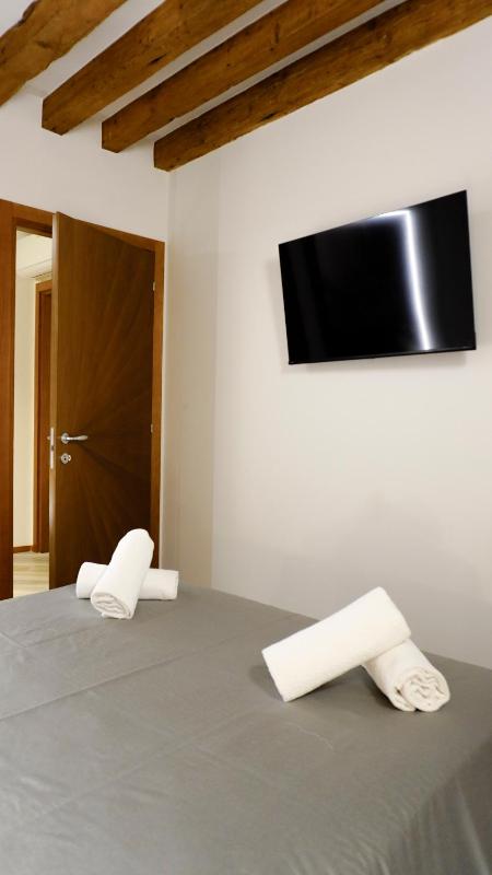 Modern Apartment - image 2