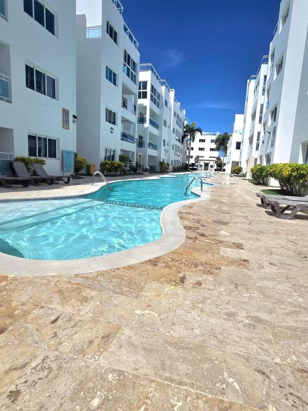 Large apartment at the foot of the beach - image 36