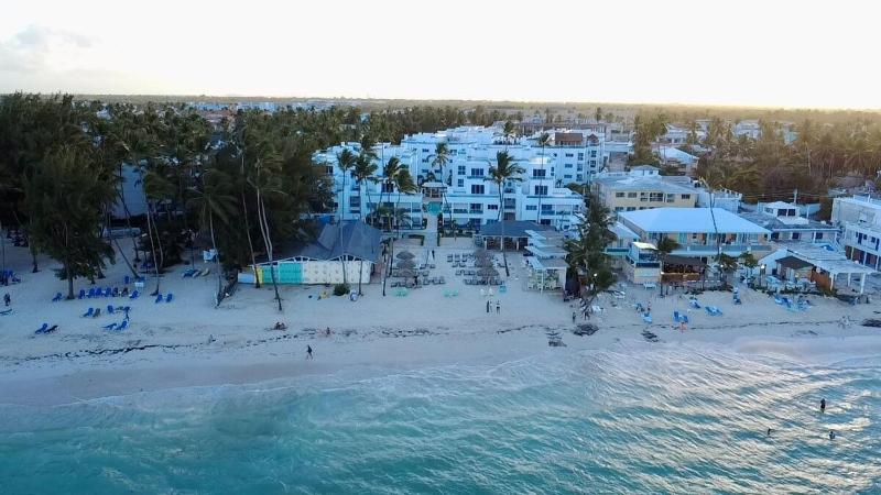 Large apartment at the foot of the beach - image 28
