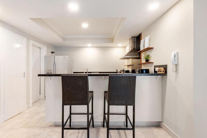 Large apartment at the foot of the beach - image 44