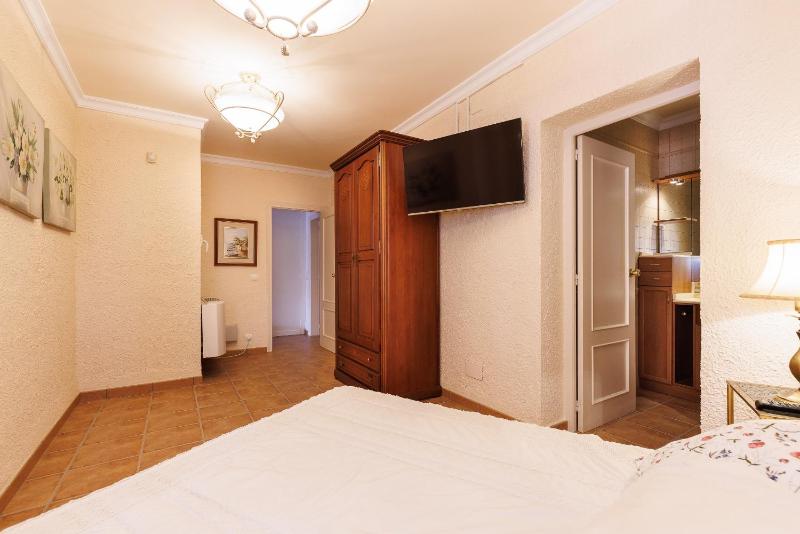 UHC Villa Pino Alto - image 8