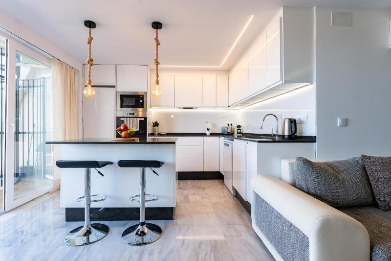 MalagaSuite Premium Apartments Torrequebrada - image 10