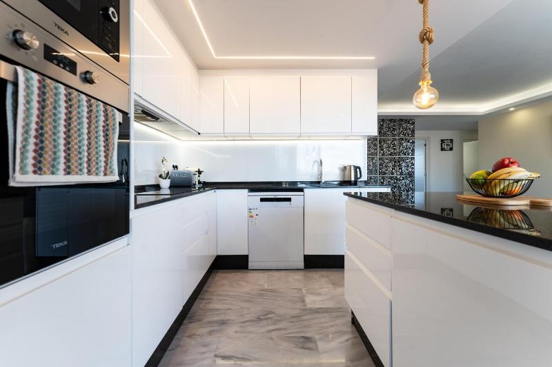 MalagaSuite Premium Apartments Torrequebrada - image 11