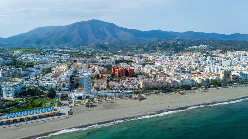Premium 3BR w Seaviews Close to Port By Better Bookings - image 4