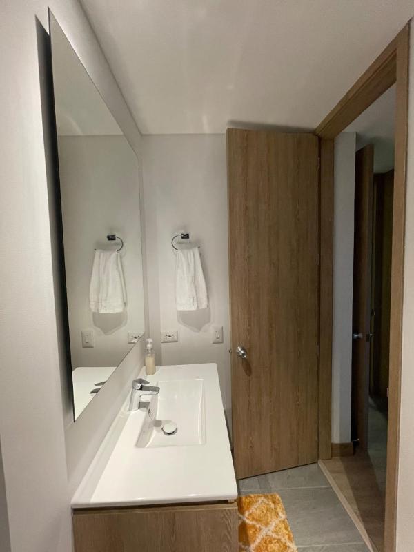Modern Private Suite with Parking in Chapinero - image 6