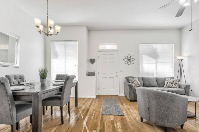 Quail Lake Villa - image 12