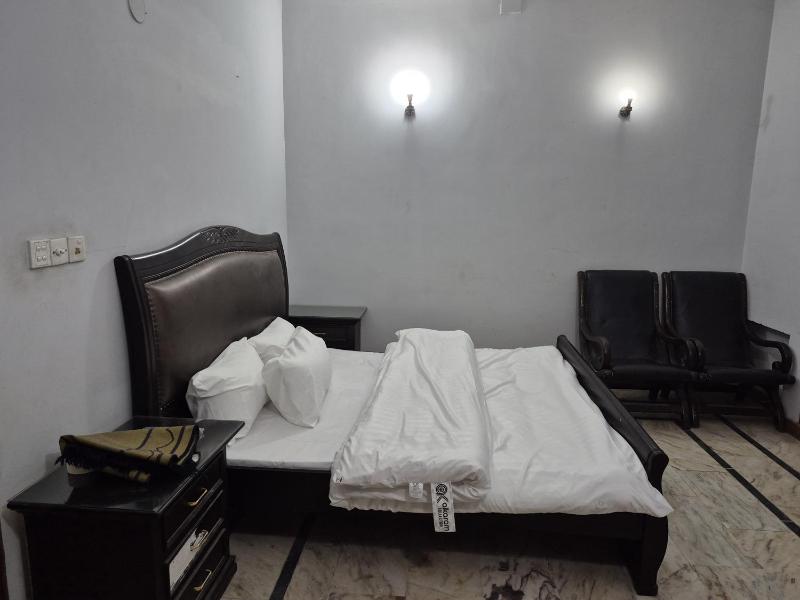 Royal Executive Inn Guest House Peshawar - image 15