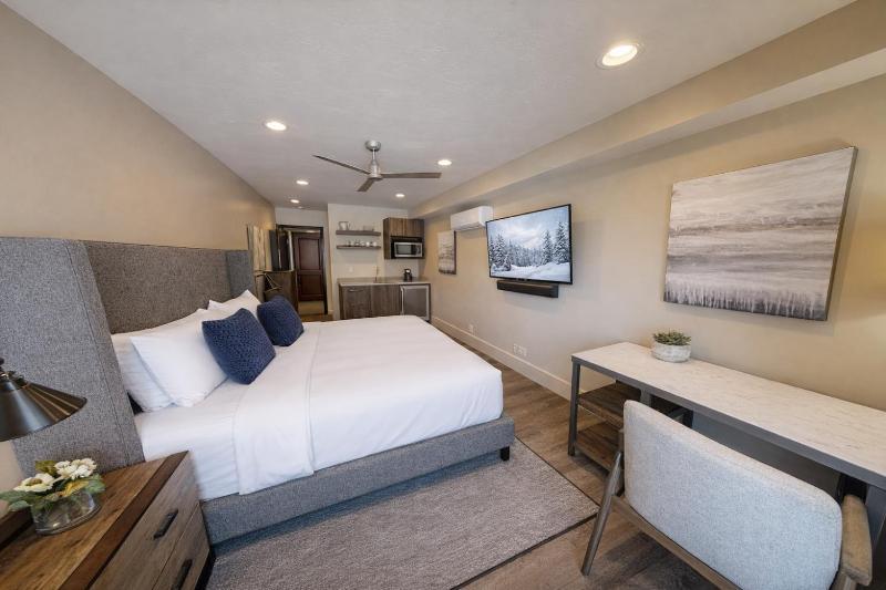 33 Ski Village Loft 3BR by SkyRun Park City - image 41