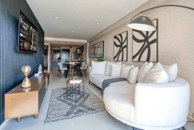 Designer 2BR in Polanco Two King Beds with Pool & Gym - image 5