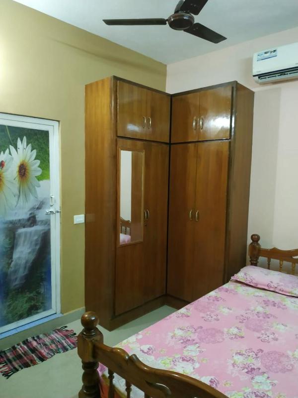 LA MAISON RENALD 4 BHK suits 13 members very near to white town rock beach railway station - image 25