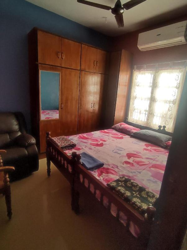LA MAISON RENALD 4 BHK suits 13 members very near to white town rock beach railway station - image 36