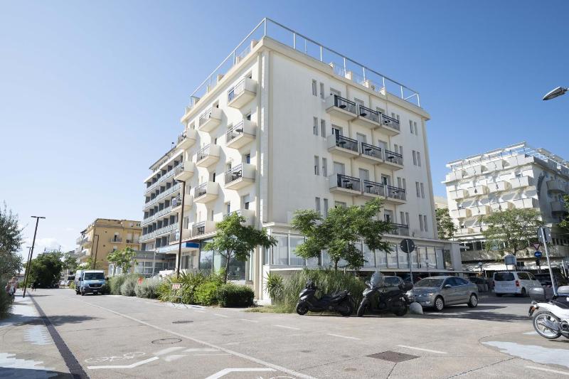Hotel Seaview - image 1