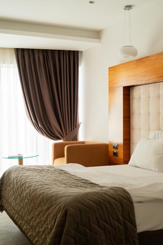 Garni Hotel Centar - image 9