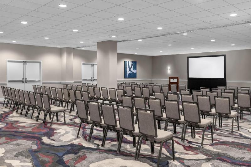 DoubleTree By Hilton Hotel New Orleans - image 2
