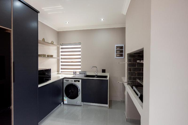 Grey Luxury Accommodation Langebaan - image 2