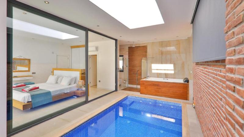 2 Bedroom Luxury Villa Private pool and Heated Indoor Pool - image 15
