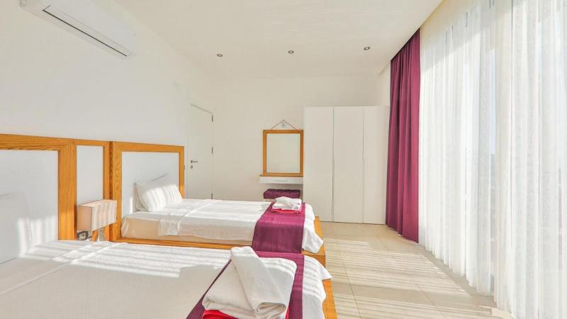 2 Bedroom Luxury Villa Private pool and Heated Indoor Pool - image 26