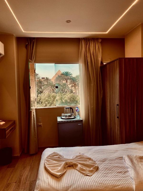 Crown pyramids hotel - image 7