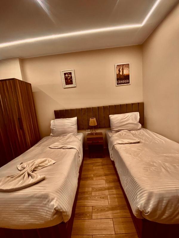 Crown pyramids hotel - image 3