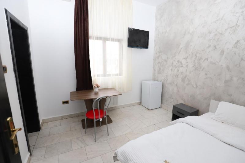 MLR Residence - Free Private Parking - image 2