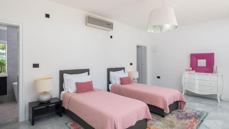 Beautiful La Villa Dubrovnik with sea view - image 3
