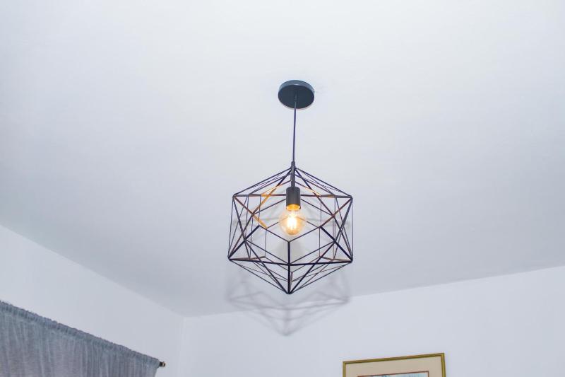 Centrally Located 1 Bedroom Apartment - 2361 - image 4