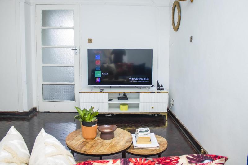 Centrally Located Studio Apartment - 2363 - image 14