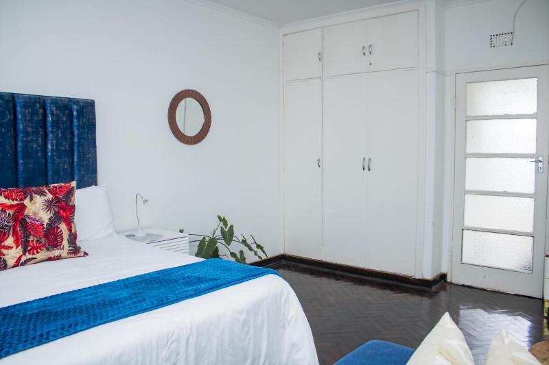 Centrally Located Studio Apartment - 2363 - image 3