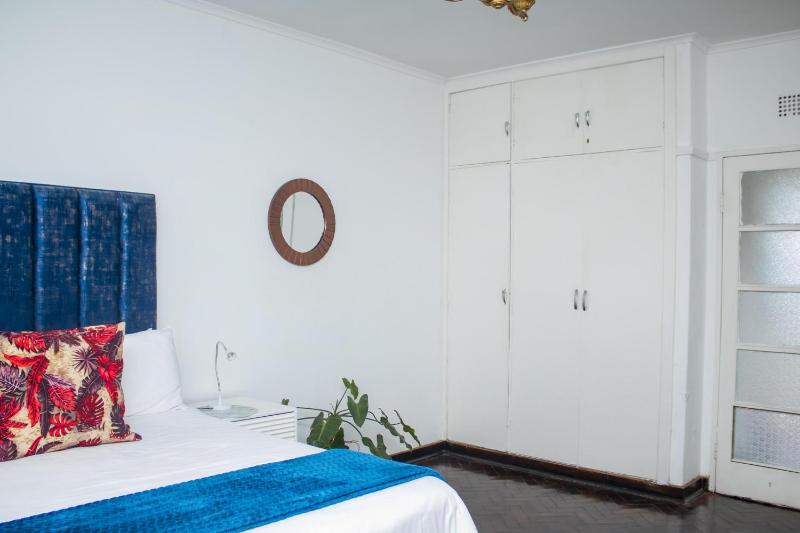 Centrally Located Studio Apartment - 2363 - image 6
