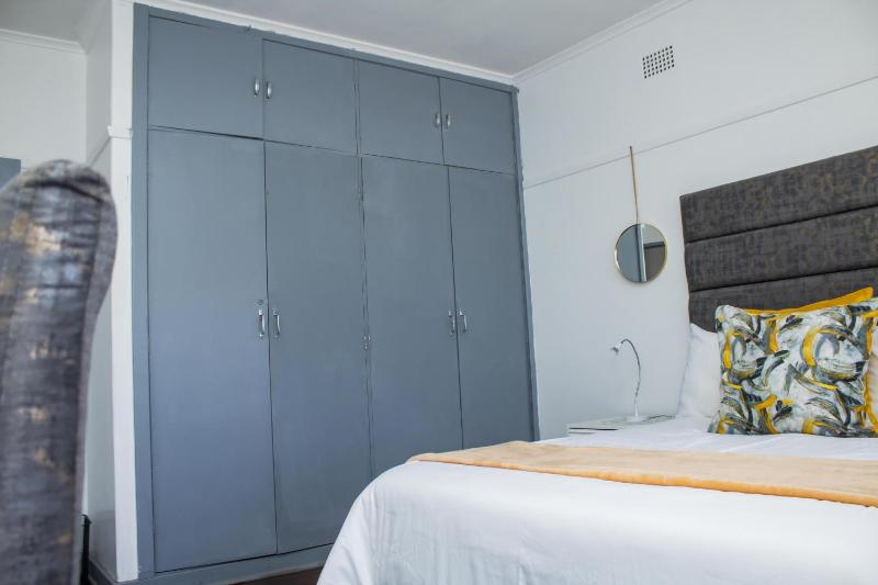 Centrally Located 1 Bedroom Apartment - 2365 - image 12
