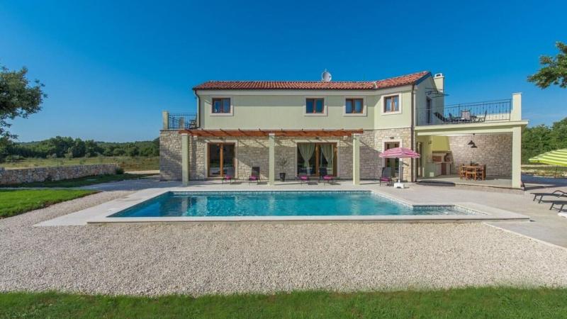 Villa Sole Mio by Villas Guide - image 1