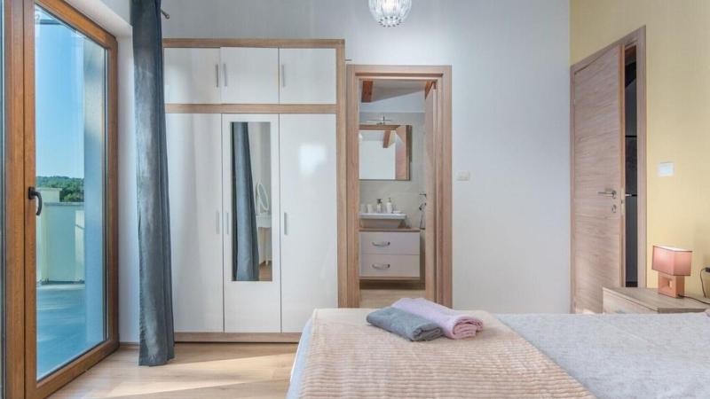 Villa Sole Mio by Villas Guide - image 11