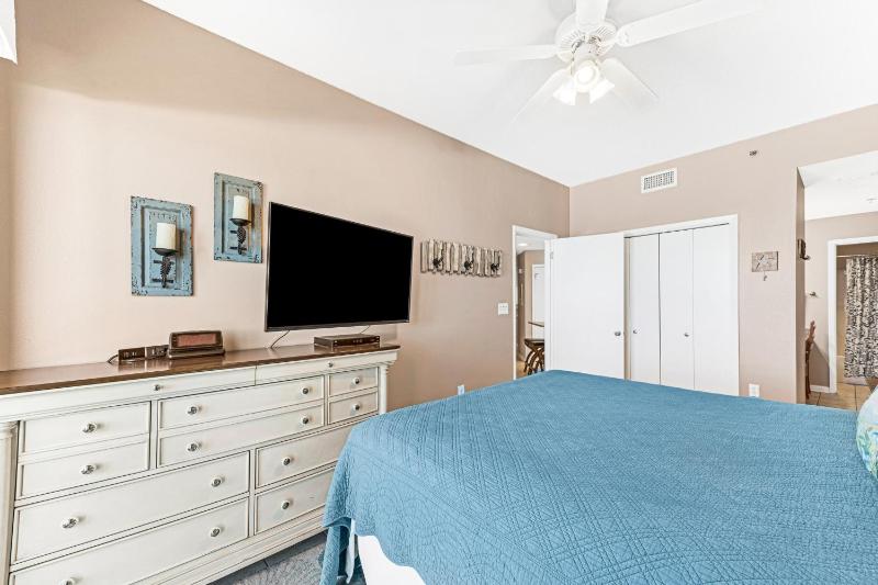 Phoenix 6 Unit 1209 - image 32