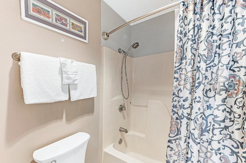Phoenix 6 Unit 1209 - image 23